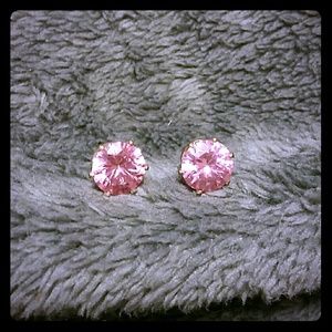 Pink crystal stud earrings!