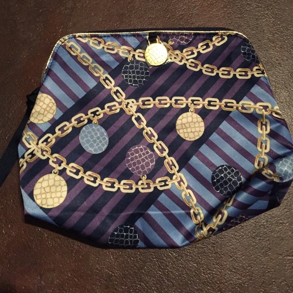 Super cute soft cloth make up bag 😉