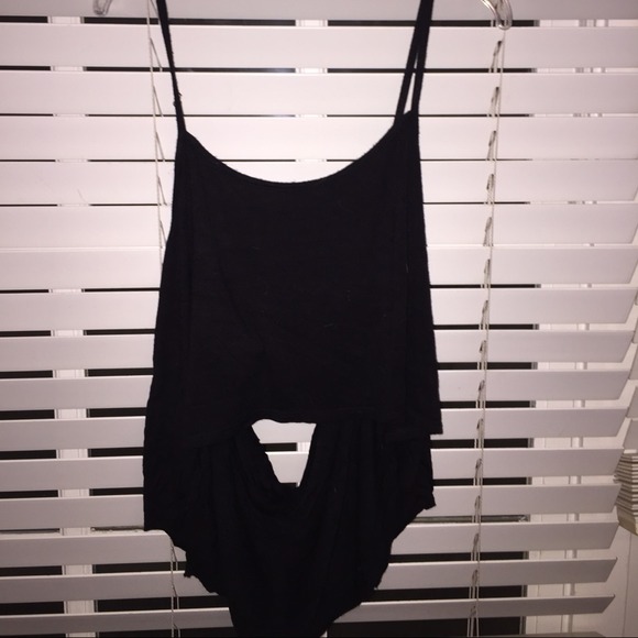black high low crop top with bow in the back