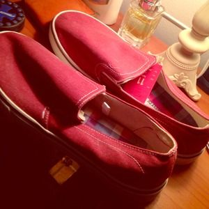 ✨SHARE🎉NEED GONE ❗️Brand new Maroon shoes for men