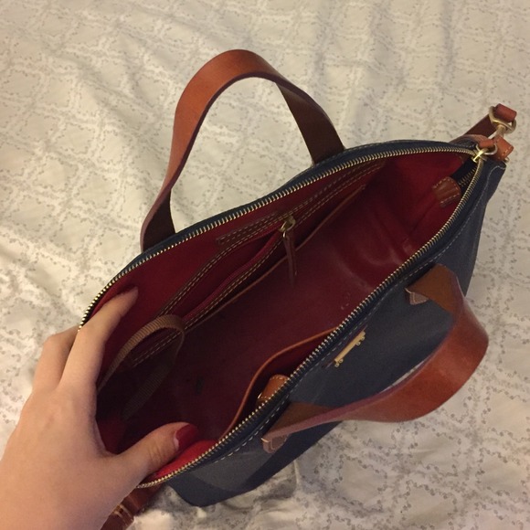 Dooney & Bourke barely used leather bag - Picture 3 of 4