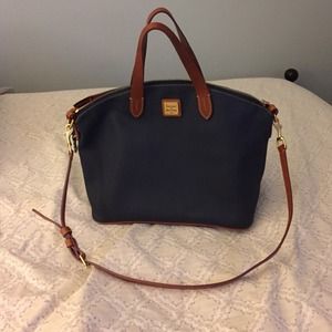 Dooney & Bourke barely used leather bag