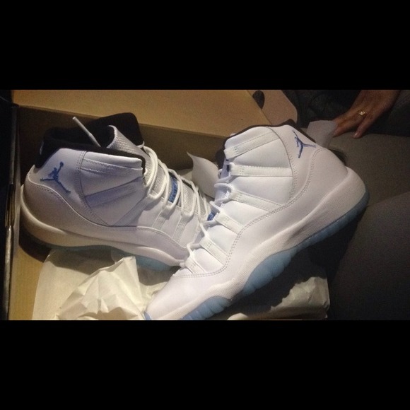 Jordan 11's #2014winterrelease - Picture 2 of 2