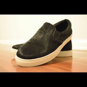 Steve Madden Ecentric Black Fur Sneakers