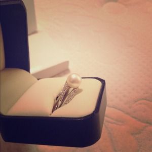 Pearl & Diamond Ring