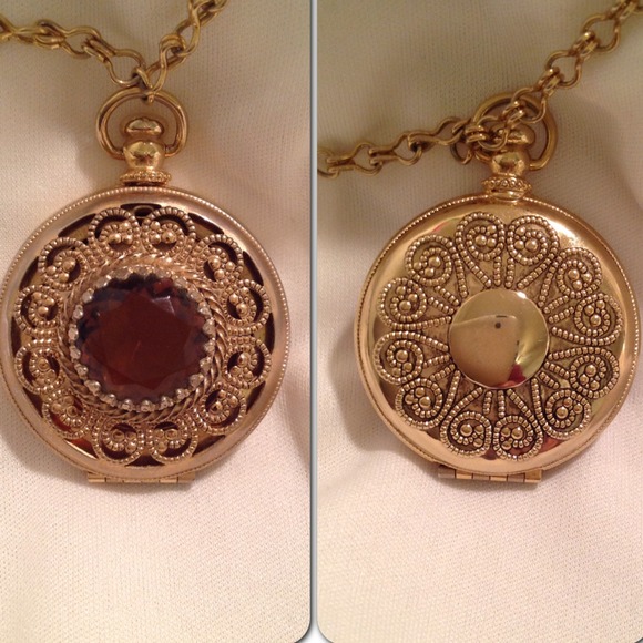 avon vintage locket necklace