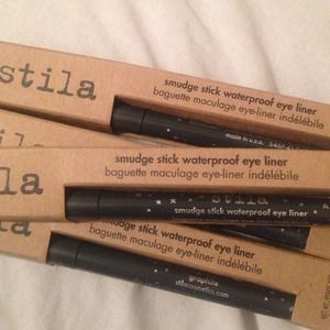 Stila smudge stick waterproof eyeliner in Graphite
