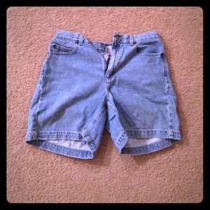 Size 10 Liz Claiborne Light Wash Shorts