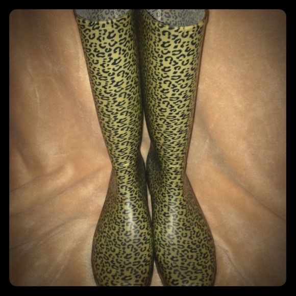 Cheetah Print Rain Boots Size 8