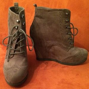 Target Mossimo Kylin wedge booties size 7
