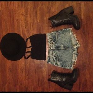 High waisted shorts 5$ tie dye shirt with purchase