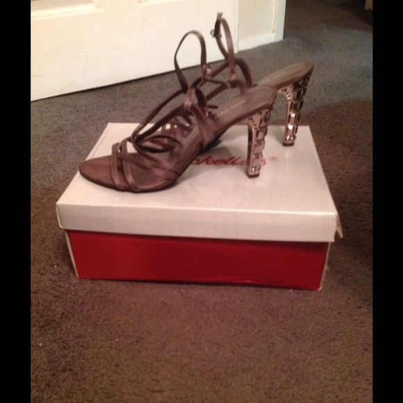 Ultra SEXY 4 inch Nine West Sandals - Picture 1 of 4