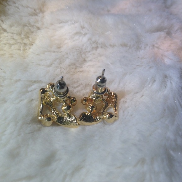 3x HP~ Insta-Chic 💄Gold Pearl High Heel Earrings - Picture 3 of 4
