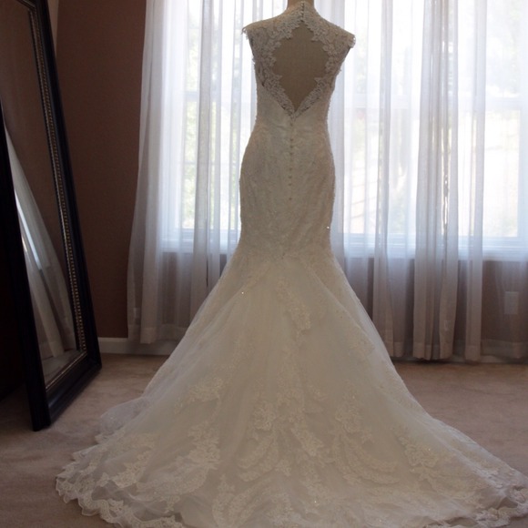 Wedding dress - Picture 3 of 4