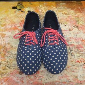 NWOT! Pink and Blue Polka Dot Oxford Shoes.