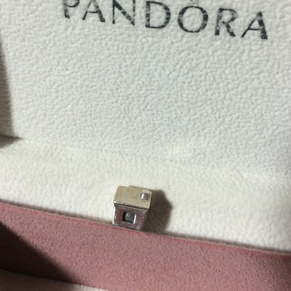 ️SOLD IN A Bundle Authentic pandora house