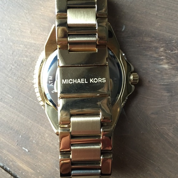 SOLD  "Look, It's Michael". NEW Michael Kors Watch - Picture 3 of 4