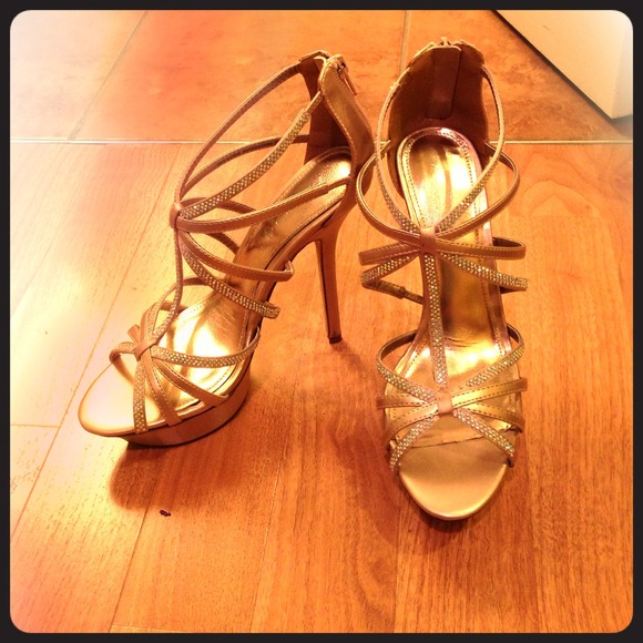 Party shoes - Picture 1 of 2