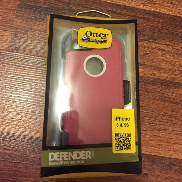 iPhone 5/5S Otterbox Defender.