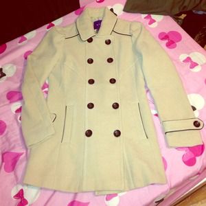 Beautiful beige coat and sweater bundle