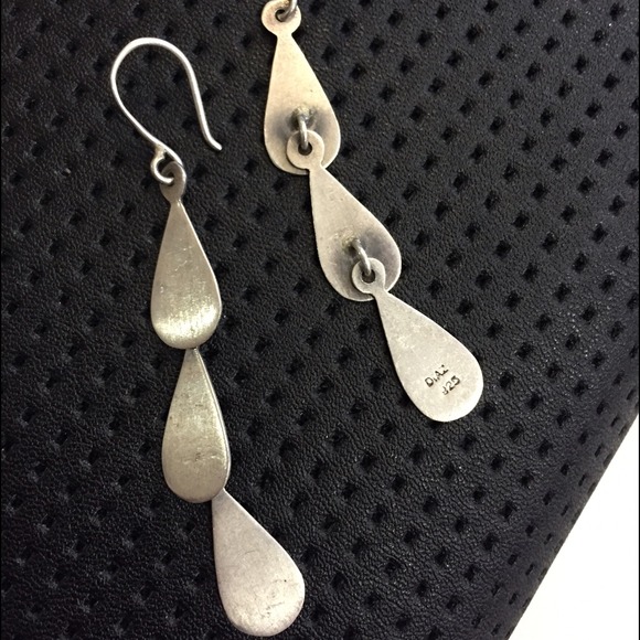 .925 sterling silver rain drop earrings