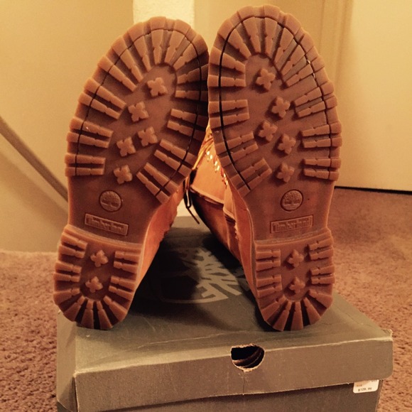 SOLD. Classic Tall Timberland boots - Picture 4 of 4