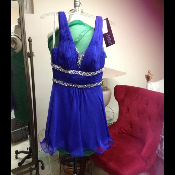 Precious Formals - Picture 2 of 4
