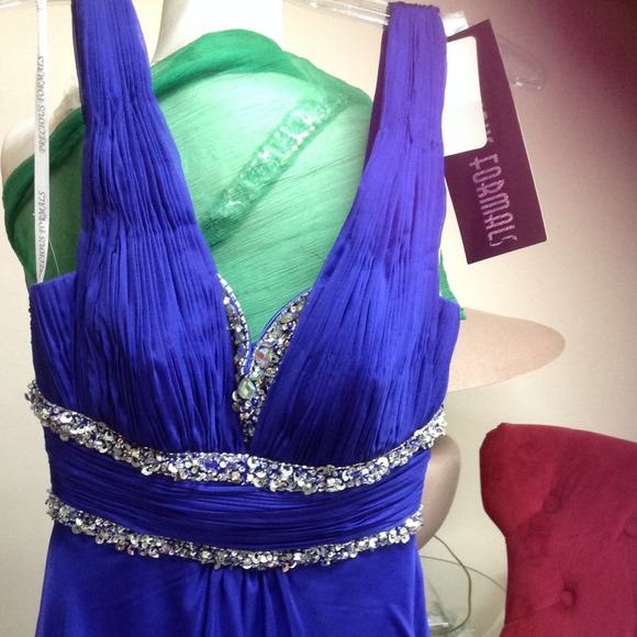 Precious Formals - Picture 3 of 4