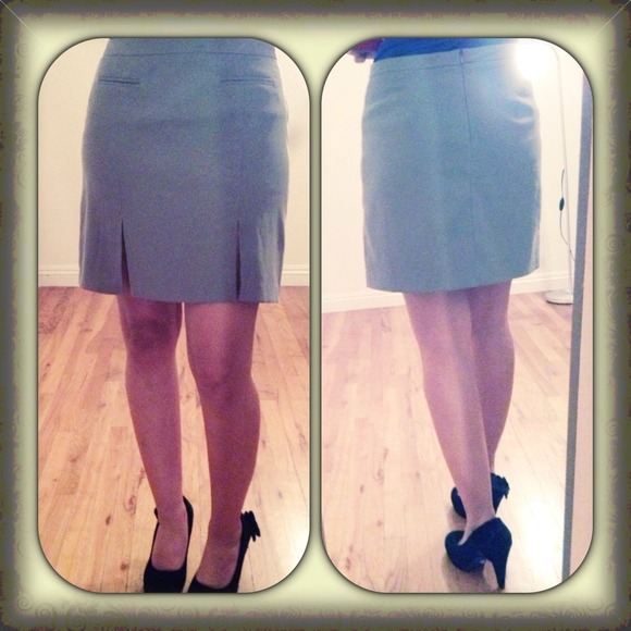 💖2 Side Cut Skirt - Picture 1 of 2