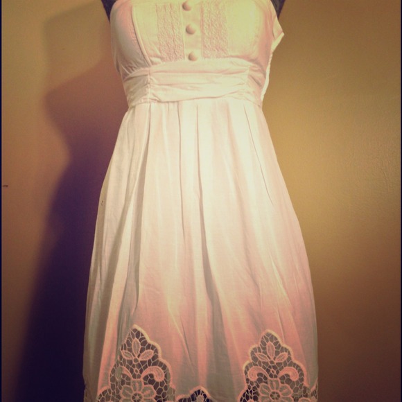 White strapless dress