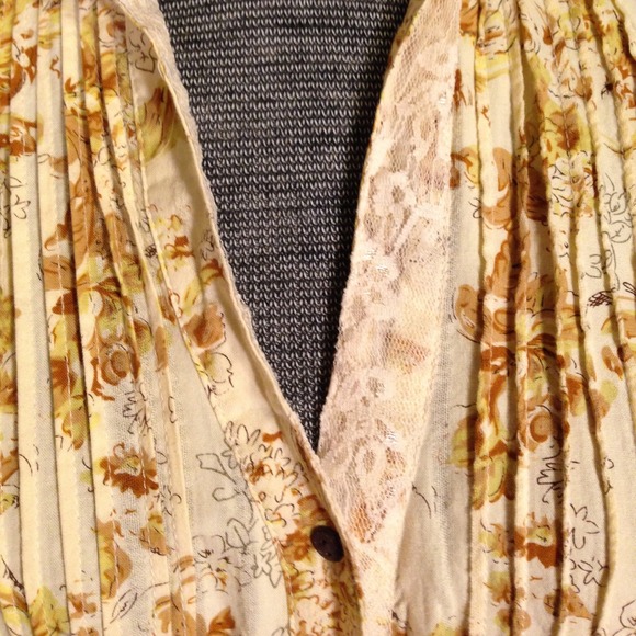 Yellow Blouse - Picture 2 of 4