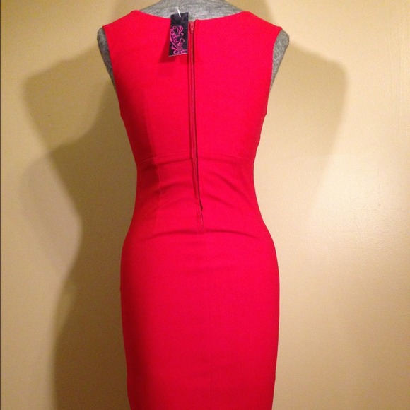 Red Dress (ModCloth) - Picture 3 of 4