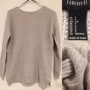 GRAY SWEATER
