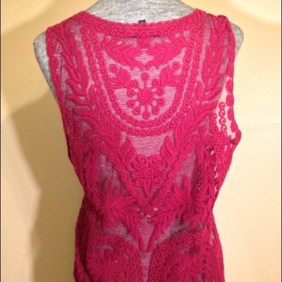 Berry Top (Express) - Picture 2 of 3