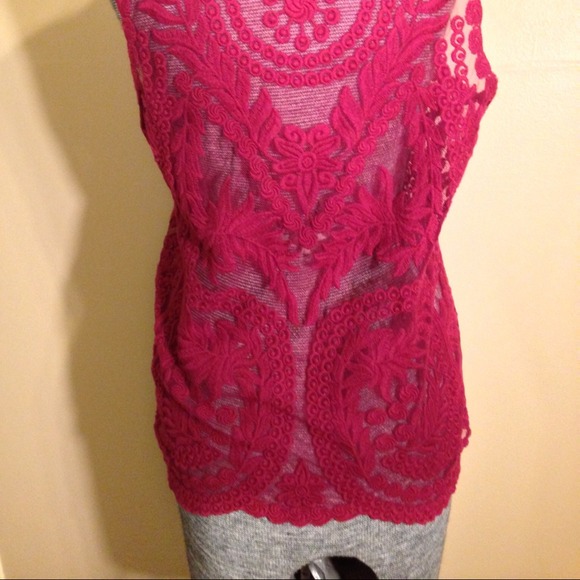 Berry Top (Express) - Picture 3 of 3
