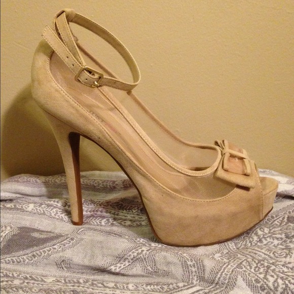 Nude Heels - Picture 2 of 3