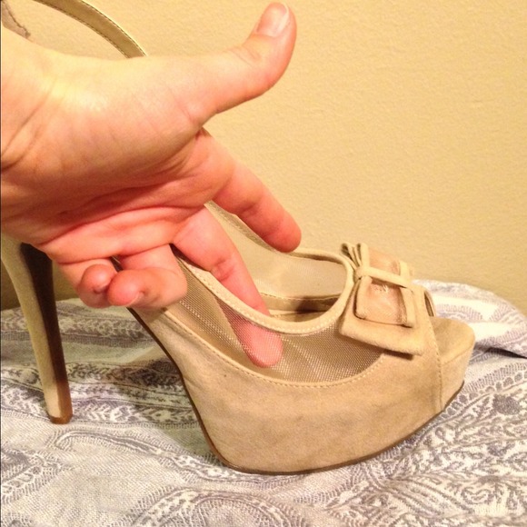 Nude Heels - Picture 3 of 3