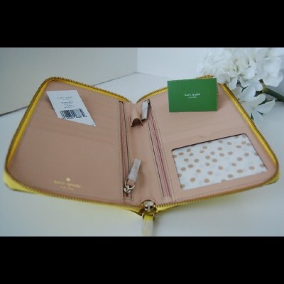 Wellesley Wallet