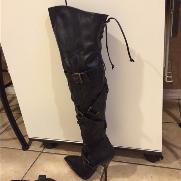 💥RED..FINAL💥Black over the knee boots with heel