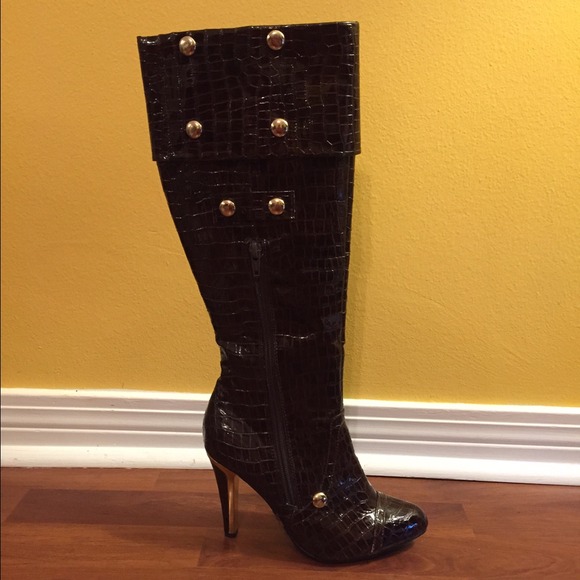 Brown snake print knee boots// Never worn