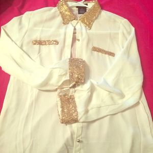 white and gold long sleeve shirt