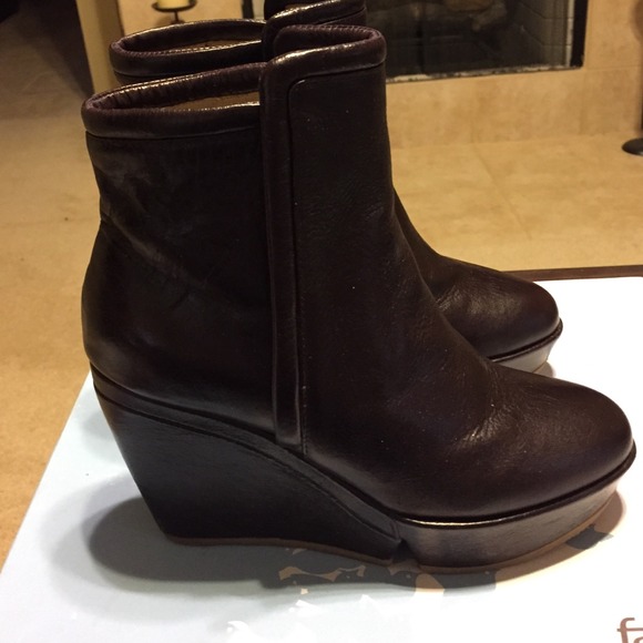 ella wedge boots