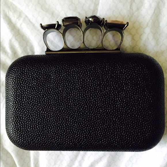 Bebe clutch
