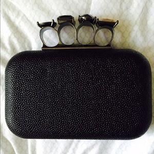 Bebe clutch