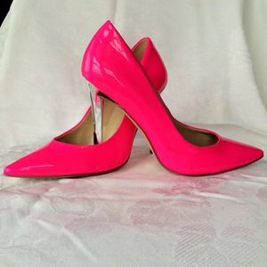 Pink Guess pump heels