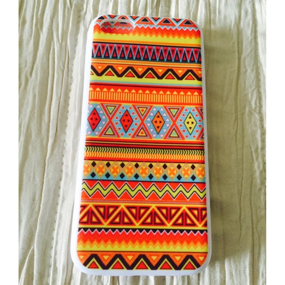 NWT Tribal Iphone 5C case