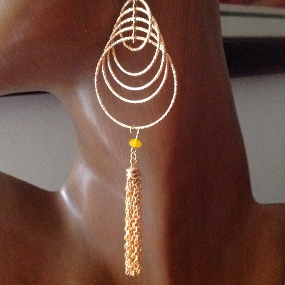 14K Gold Filled Dangle Earrings.🌺a HOST PICK 🌺😍 - Picture 2 of 2