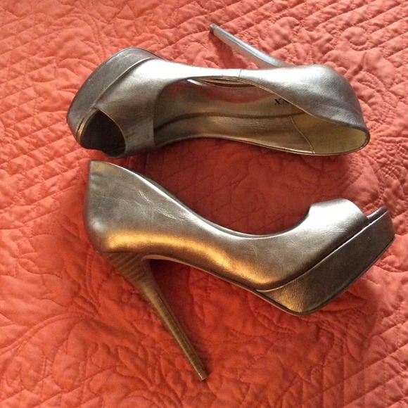 5in Platform Open toe pump. Worn once