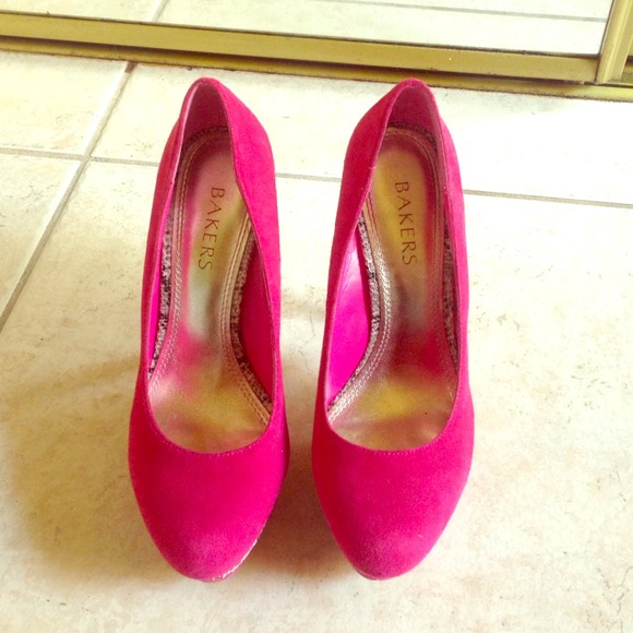 Jessica Simpson pumps