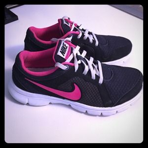 🌟Nike Flex Runner 2🌟